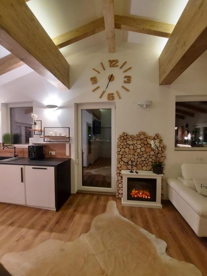 Auszeit Steiraland Penthouse 9 Mit Grossen Balkon Und Parkplatz Apartment Leoben  Bagian luar foto
