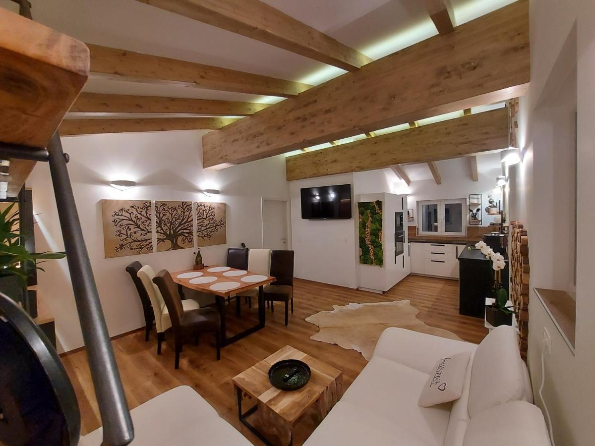 Auszeit Steiraland Penthouse 9 Mit Grossen Balkon Und Parkplatz Apartment Leoben  Bagian luar foto