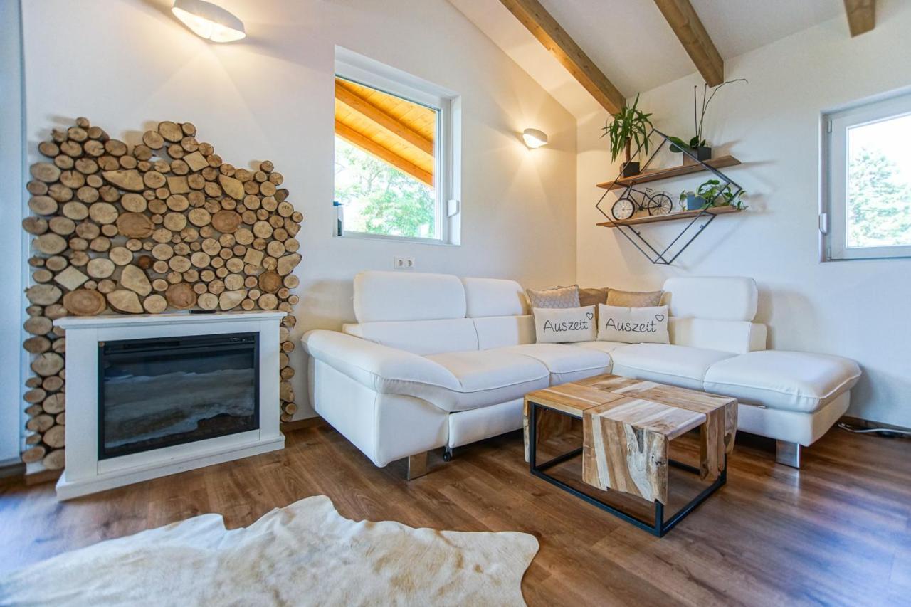 Auszeit Steiraland Penthouse 9 Mit Grossen Balkon Und Parkplatz Apartment Leoben  Bagian luar foto