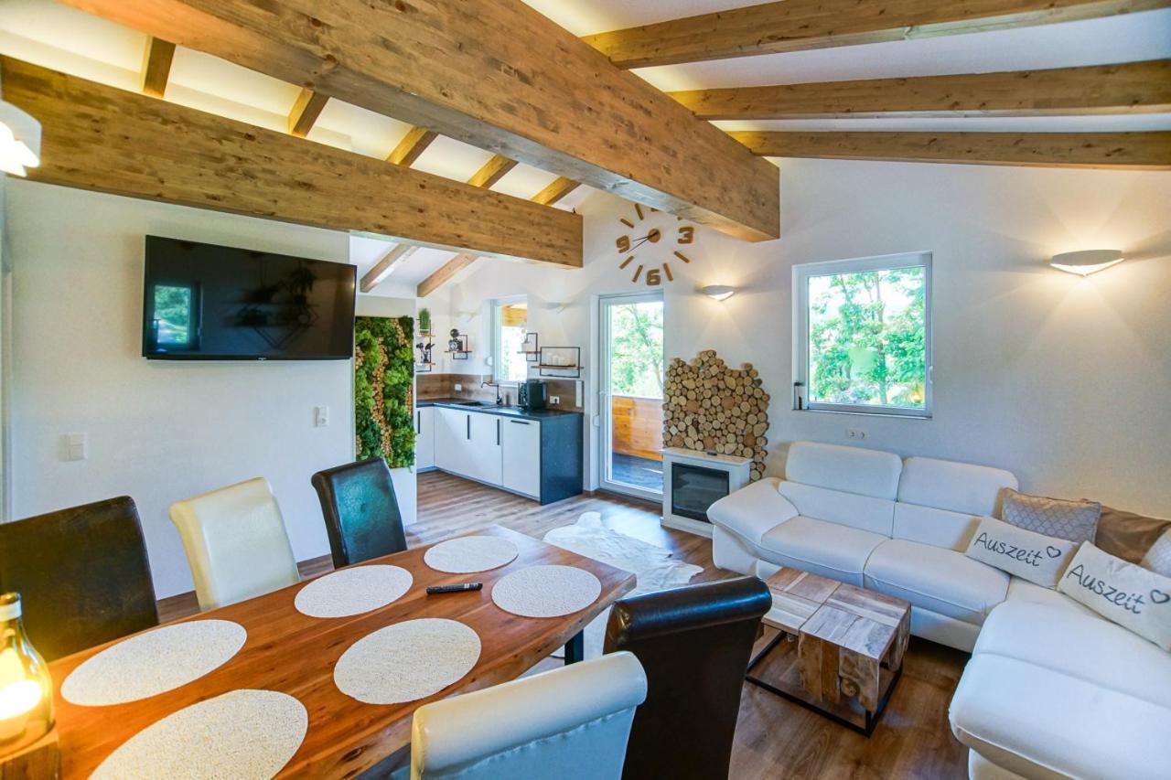 Auszeit Steiraland Penthouse 9 Mit Grossen Balkon Und Parkplatz Apartment Leoben  Bagian luar foto